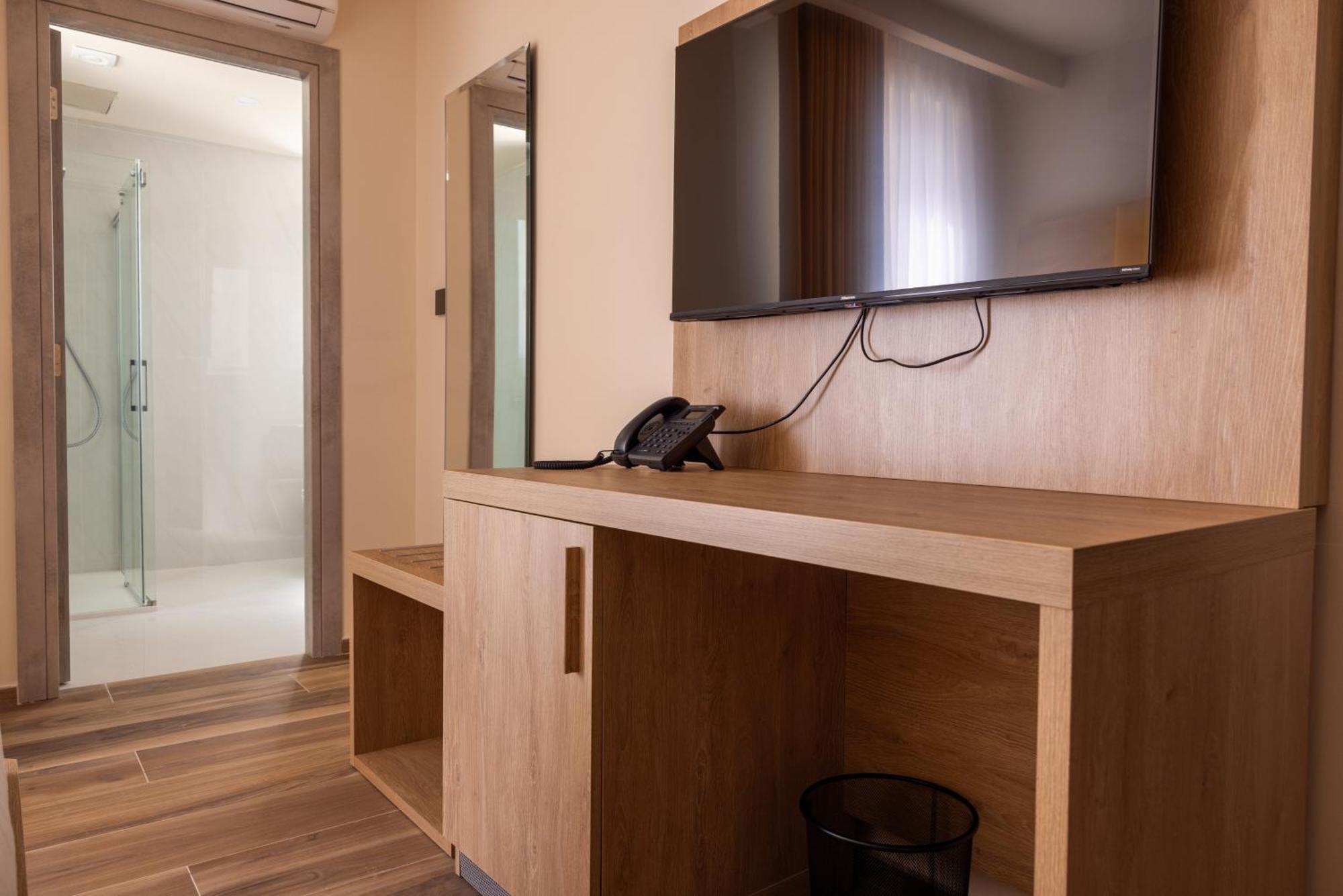 C'est La Vie Boutik Swieqi Hotel