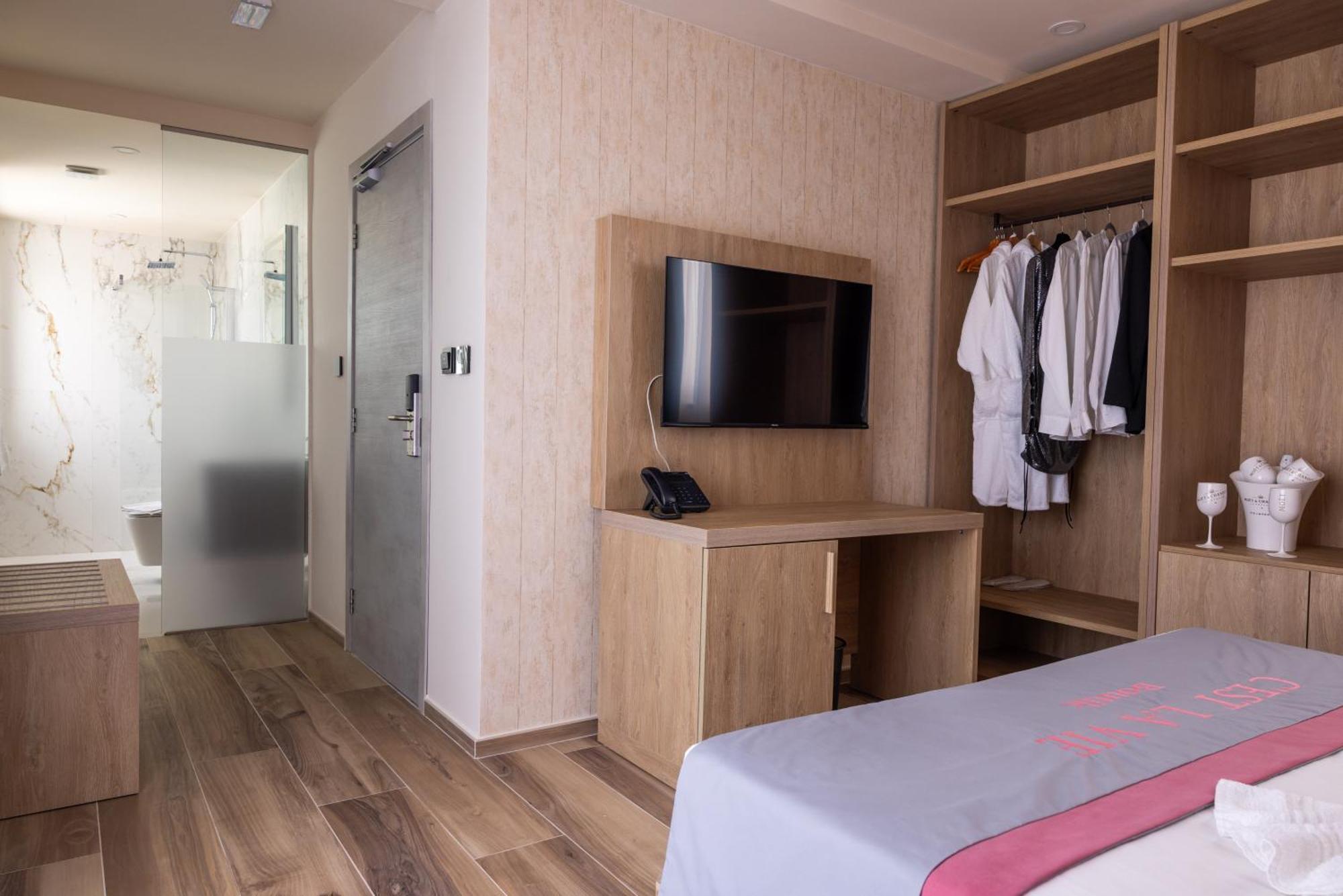 C'est La Vie Boutik Swieqi Hotel